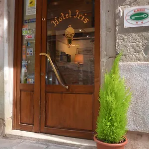 2* Otel Iris